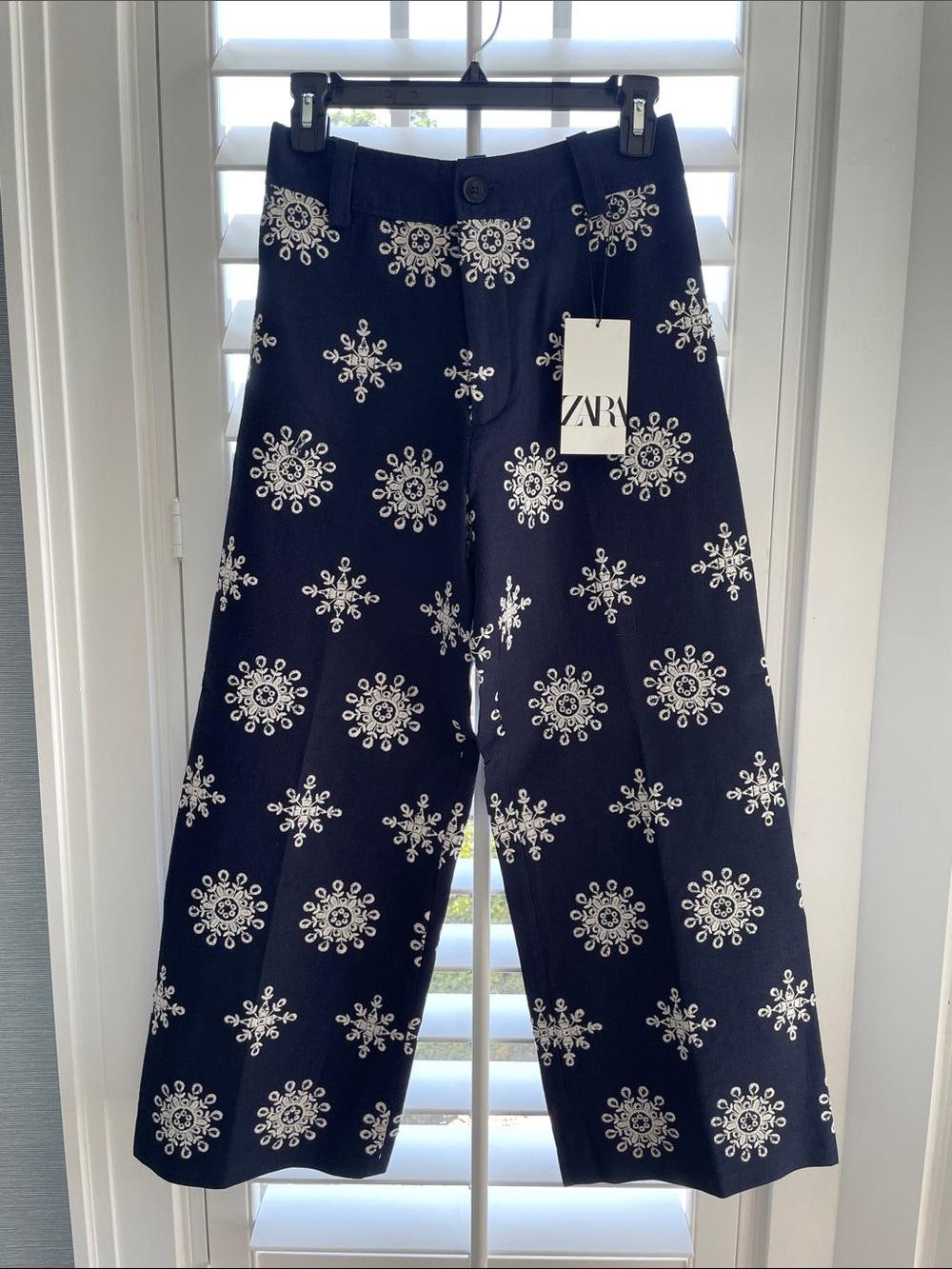 Zara women’s Navy linen Pants with Ivory Embroidered Medallions